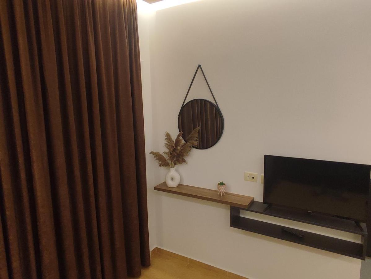 Apartments Sadiku Sarande Bagian luar foto
